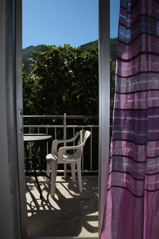 Doukas Hotel Szkála Rahoníu Kültér fotó