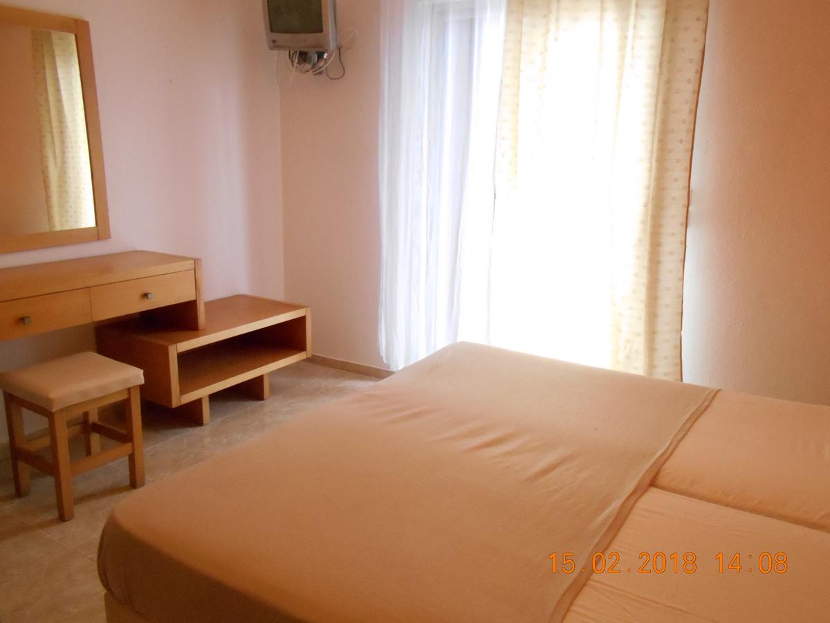 Doukas Hotel Szkála Rahoníu Kültér fotó