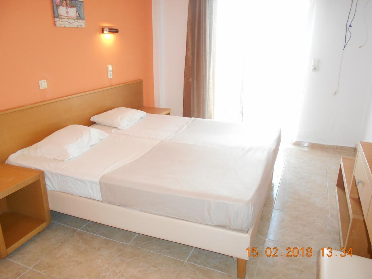 Doukas Hotel Szkála Rahoníu Kültér fotó